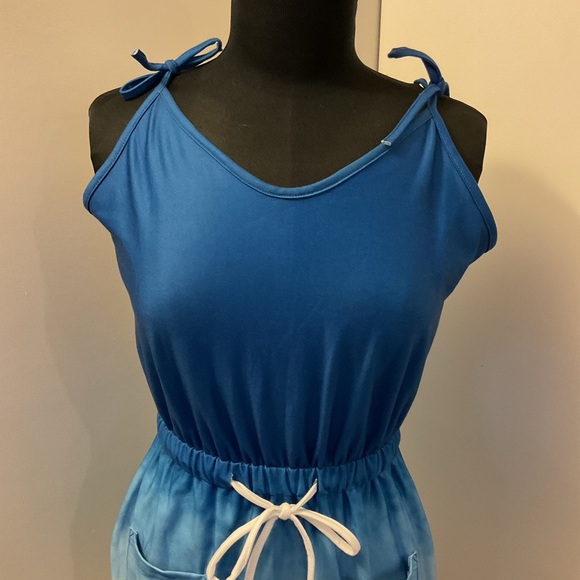 1. Chic Me Blue & White Ombré Sleeveless Dress Tie Straps Size M - Picture 2 of 6